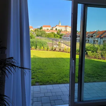 Zamek Na Dlani Mikulov Apartment Exterior photo