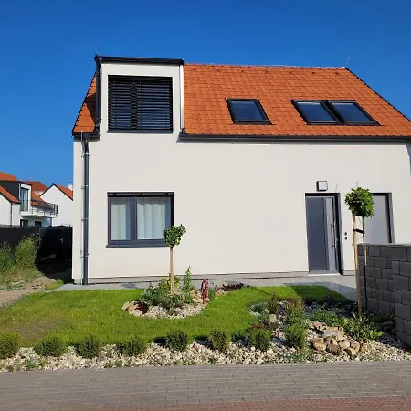 Zamek Na Dlani Mikulov Apartment Exterior photo